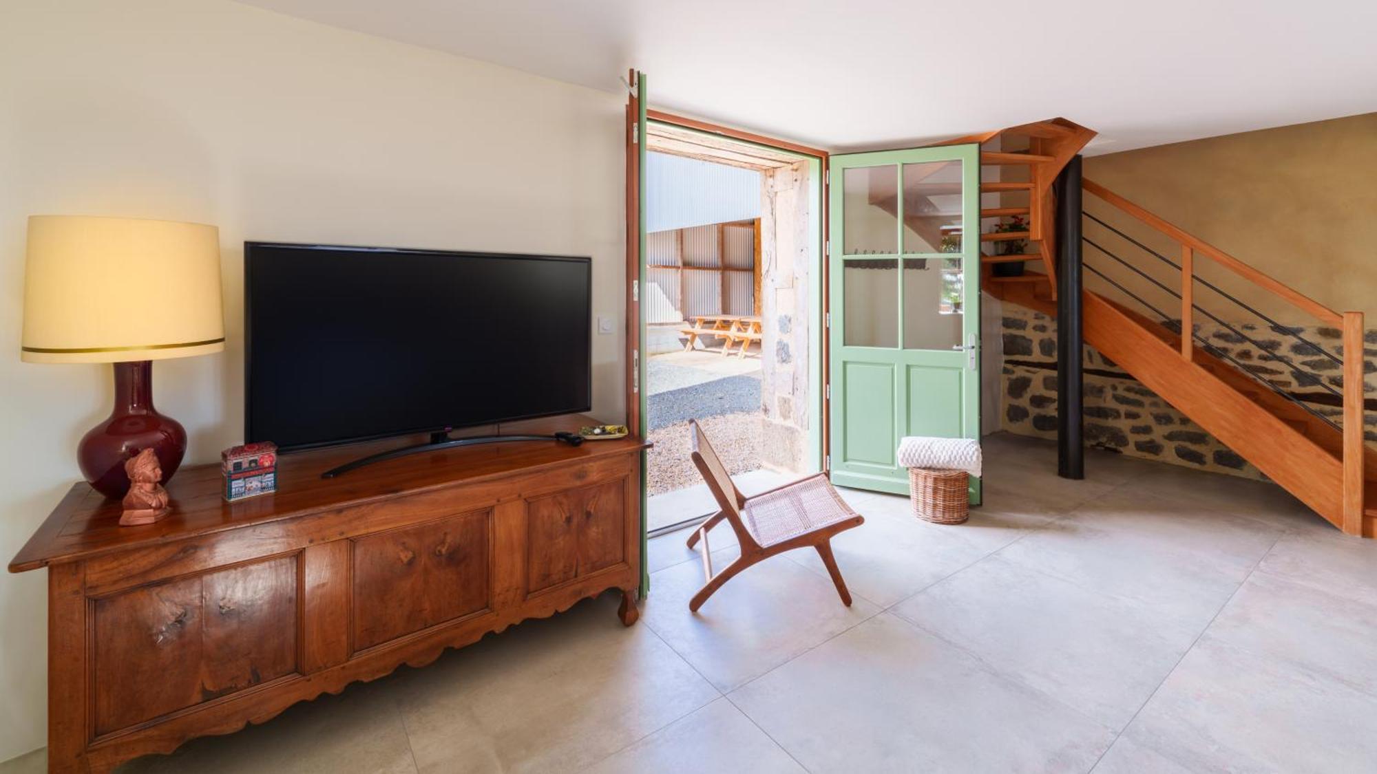 Grange Moderne Pres De Rennes Avec Jolie Vue ! *